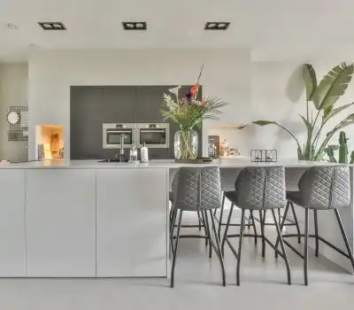 Beautifull open kitchen with dinning table